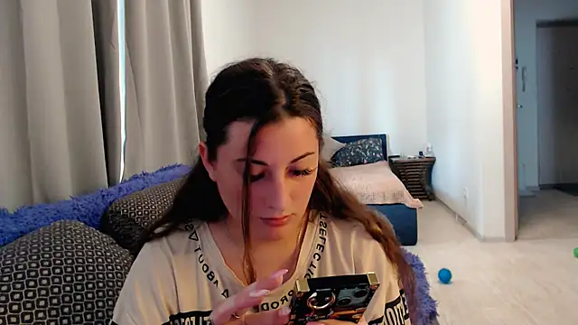 Helen_Adams_ – Naživo XXX chat