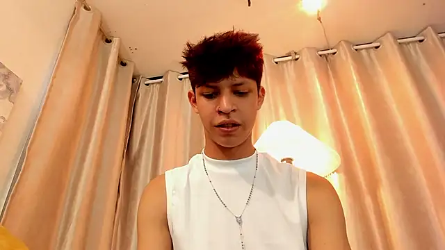 Ethan_qop Adlı Modelin Canlı XXX Sohbeti