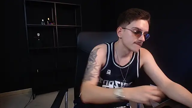 Chatroom XXX en direct de FelixStarkk