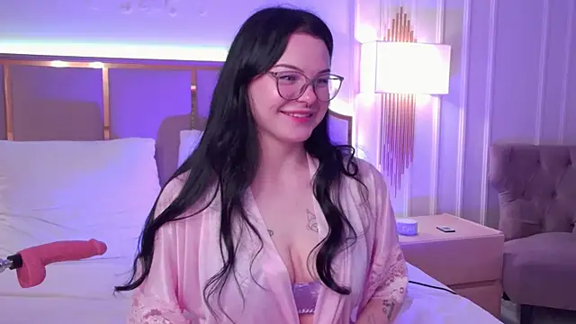 دردشة CindyMil الجنسية المباشرة