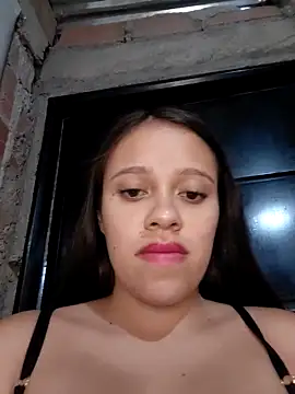 Chat +18 de lachiki_plus ao vivo