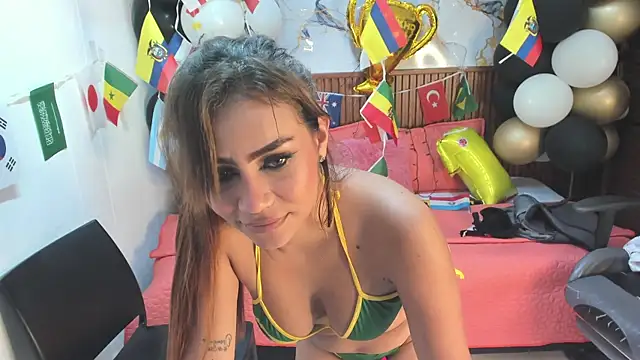 Holly_22's Live XXX Chat