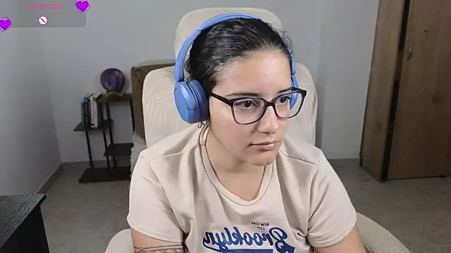 blue__moon_'s Live XXX Chat