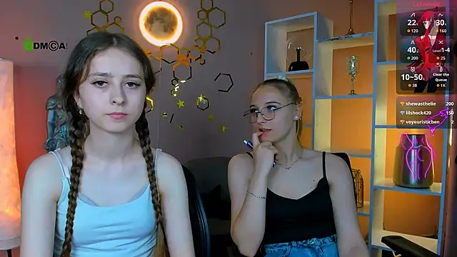 rebecca_smile Chat XXX in diretta