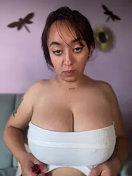 Im_Luuu Adlı Modelin Canlı XXX Sohbeti
