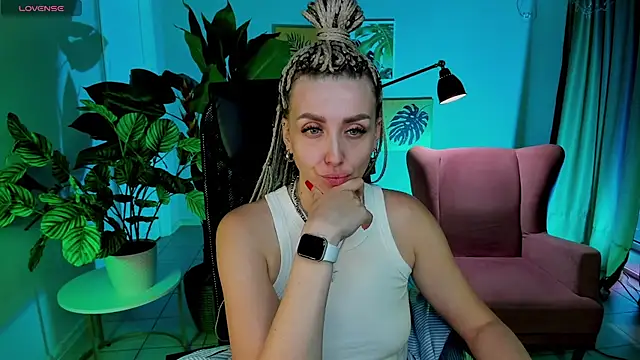 MonicaRiley's Live XXX Chat