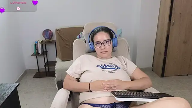blue__moon_'s Live XXX Chat