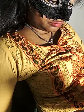 DIRTYSECRET_QUEEN_07 élő XXX-chatje