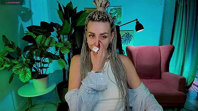 Chat +18 de MonicaRiley ao vivo