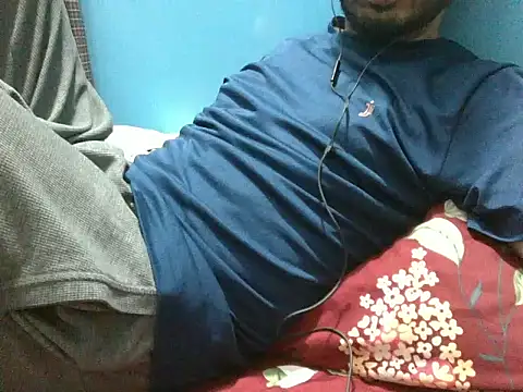 Precumboner Adlı Modelin Canlı XXX Sohbeti