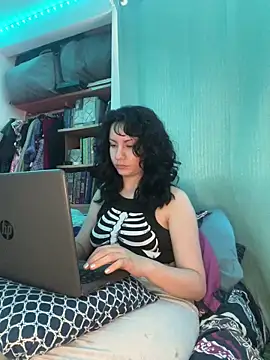 Nina-Chick777's Live XXX Chat
