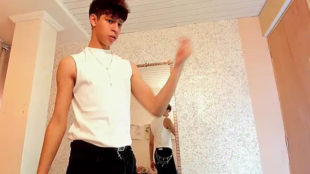 Chatroom XXX en direct de Ethan_qop