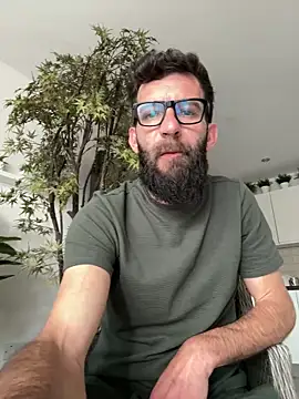 Michel_huge XXX чат на живо