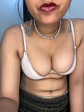 Baddie_Riya's Live XXX Chat
