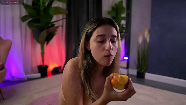JullyFox Chat XXX in diretta