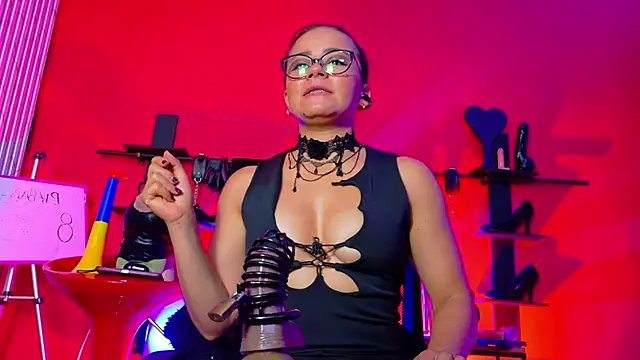 MistressSlut1 现场XXX聊天