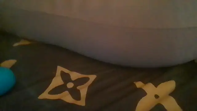 צ'אט XXX בשידור חי של ShysluutGia