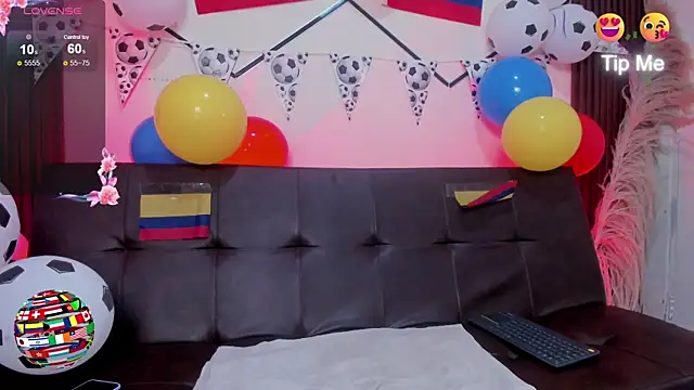 TaniaEyesのライブXXXチャット
