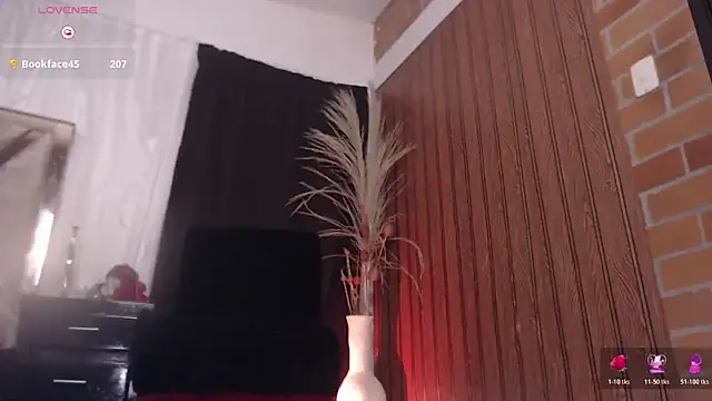 AGATHAA_WHITE's Live XXX Chat