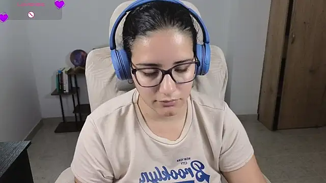 blue__moon_'s Live XXX Chat