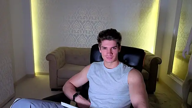 MaxKaiden's Live XXX Chat