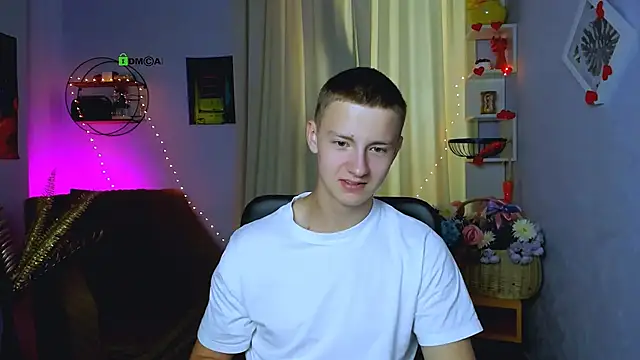 XXX chat uživo modela noah_nero