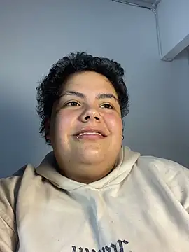 Hailey_Curvy লাইভ XXX চ্যাট