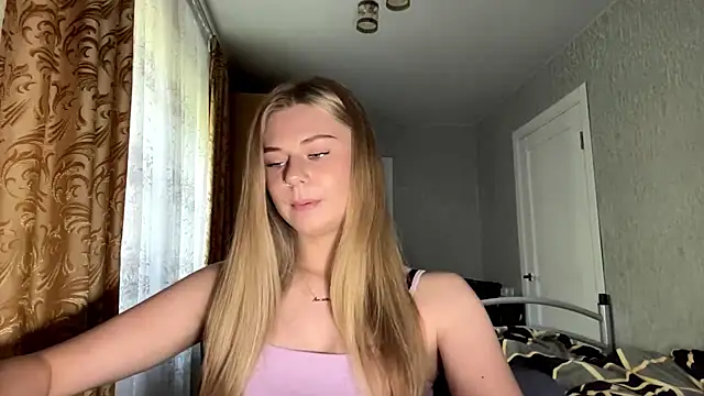 HoneysPiee Chat XXX live