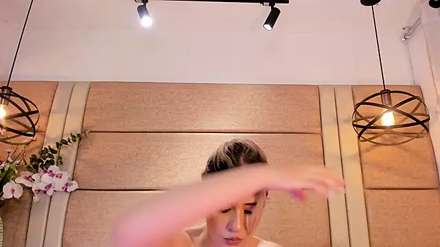 AndreinaOwenのライブXXXチャット