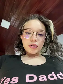 sukubo__ Adlı Modelin Canlı XXX Sohbeti