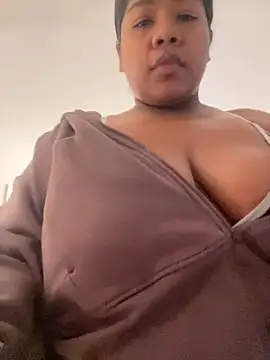 צ'אט XXX בשידור חי של paola091