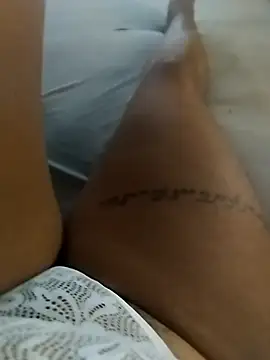 צ'אט XXX בשידור חי של MarochienneAnissa