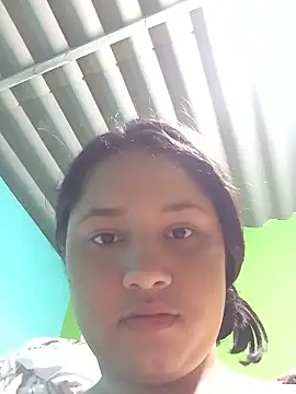 Chat +18 de Yulisa_70 ao vivo