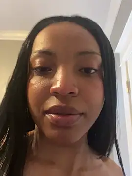 Queenkimi777's Live XXX Chat