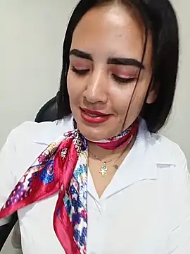 MAYE__13 élő XXX-chatje