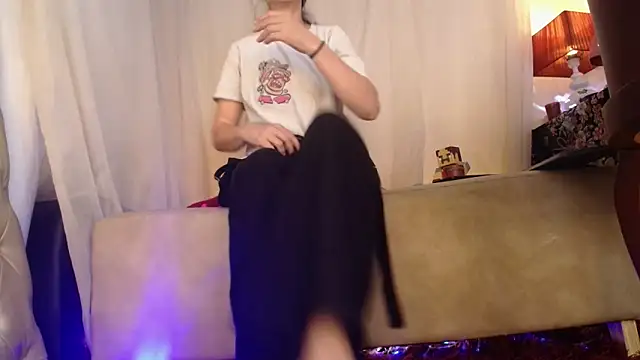 Chat +18 de laurasofia45 ao vivo
