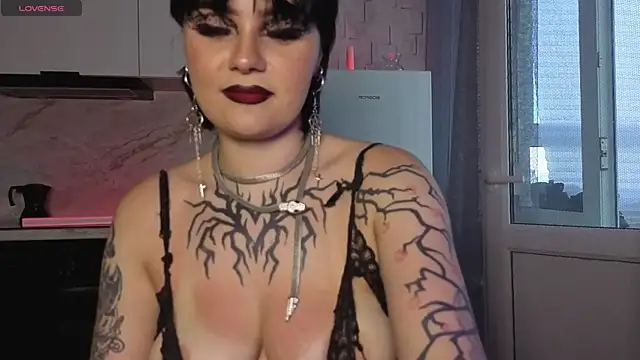 Chat +18 de IntrigueYourDay ao vivo