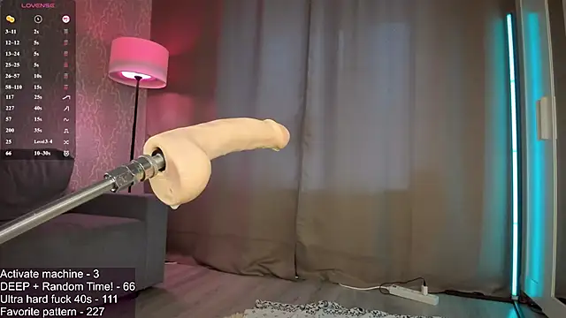 Juicy_Vikki's Live XXX Chat
