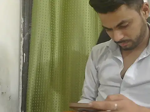 Stubborndesiboy's Live XXX Chat