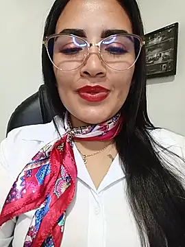 Czat XXX na żywo – MAYE__13