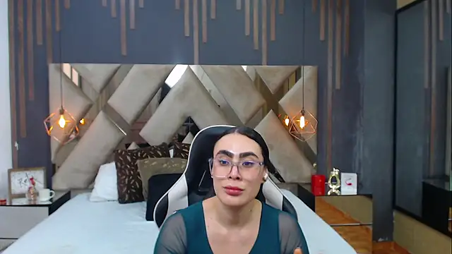MartinaaFit Adlı Modelin Canlı XXX Sohbeti