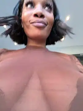 צ'אט XXX בשידור חי של ___Nessa