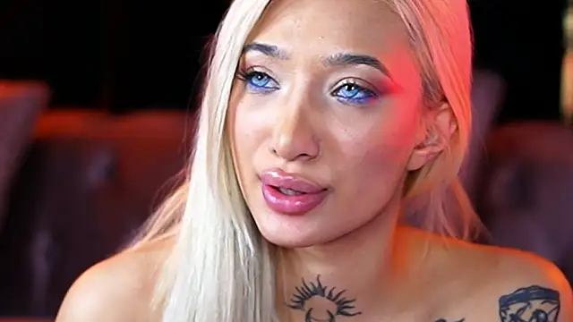 XXX chat uživo modela SiennaJayden