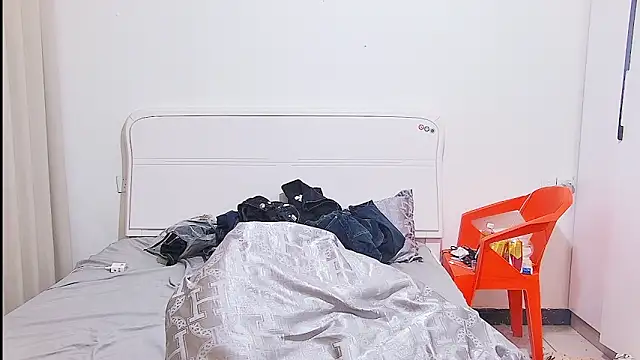 KK-cuteboy Adlı Modelin Canlı XXX Sohbeti