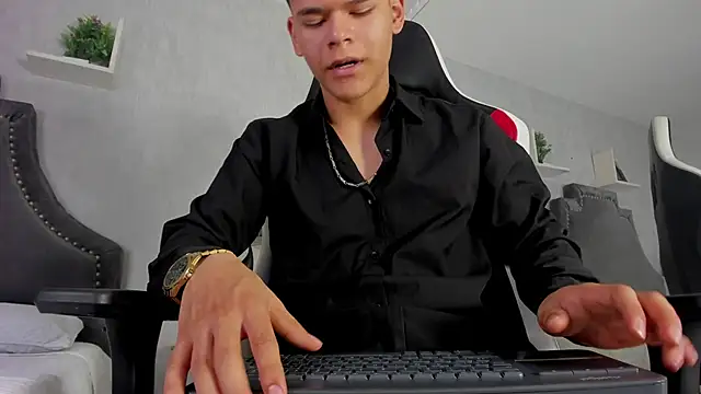 Czat XXX na żywo – DylanRoyce_