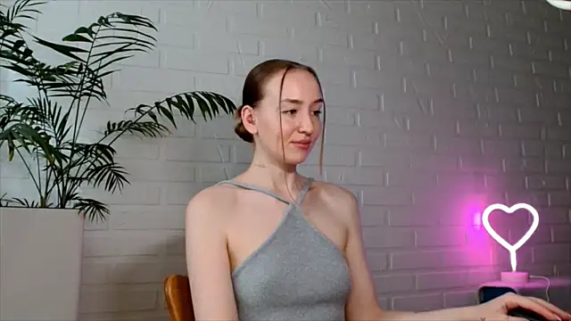 WhitePrincessLuna's Live XXX Chat