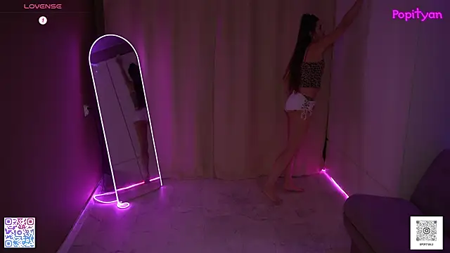 צ'אט XXX בשידור חי של popityan1