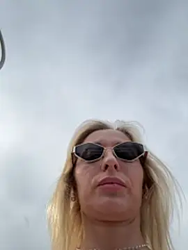 Chat XXX en directo de VikaBunny1