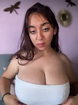 Im_Luuu Adlı Modelin Canlı XXX Sohbeti