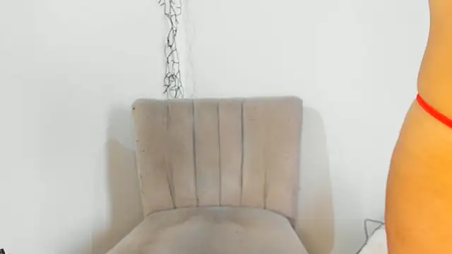 Chat +18 de Carolina_Latin ao vivo
